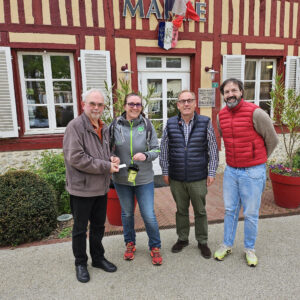 distribution du 1er piège pour frelons asiatiques 